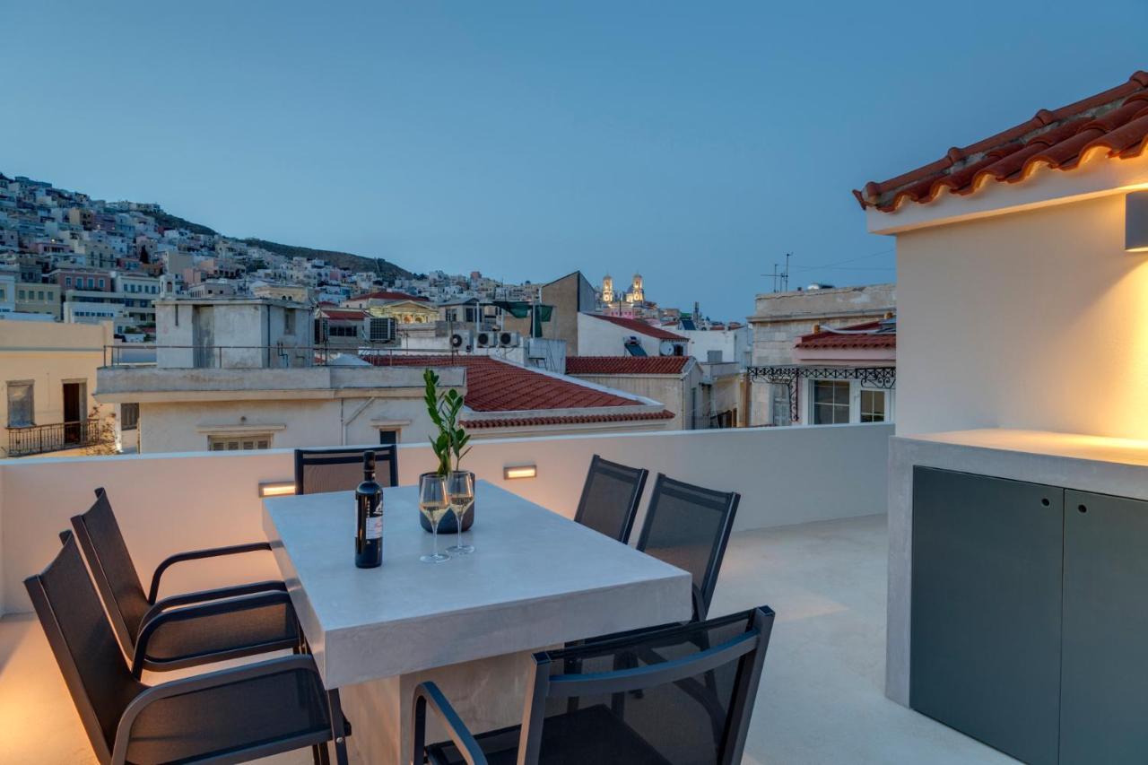 The Heart Of Syra - Your Home In Ermoupolis Extérieur photo