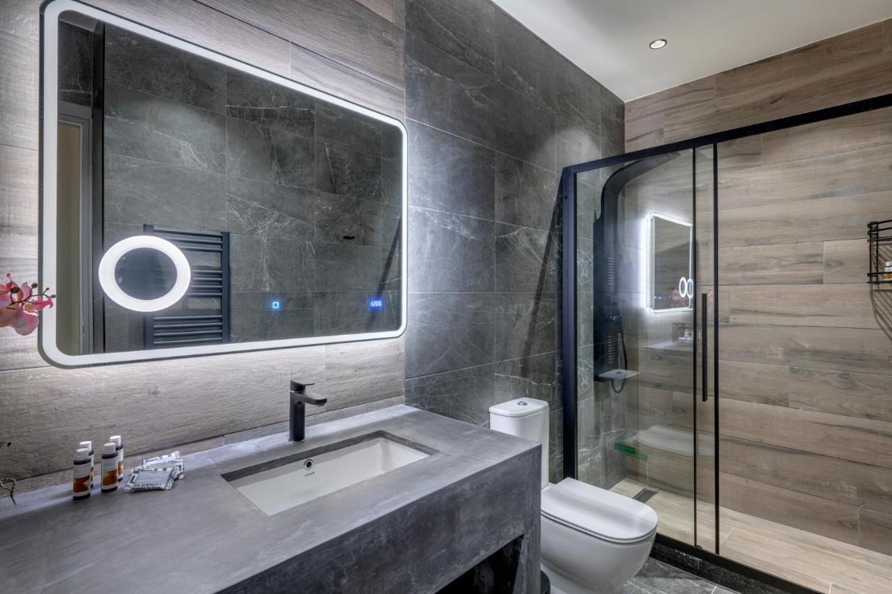 The Heart Of Syra - Your Home In Ermoupolis Extérieur photo