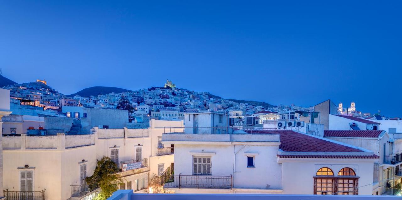 The Heart Of Syra - Your Home In Ermoupolis Extérieur photo